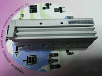 SMC现货气缸 型号：MXS8-40